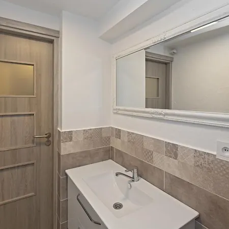 Happyinn אכסניה